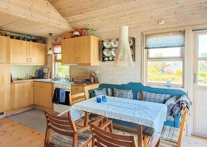 Semesterbostad Amazing In With Kitchen Jørpeland